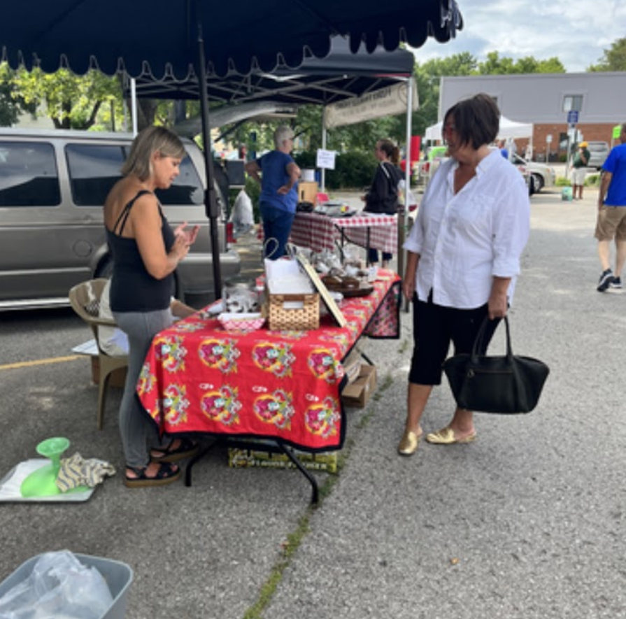 selling-baked-goods-at-the-farmers-market