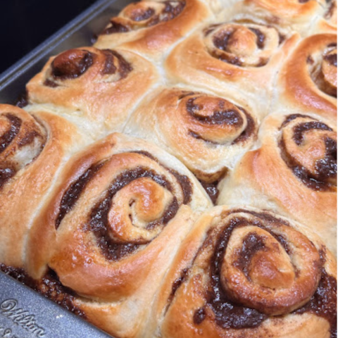 cinnamon roll packaging