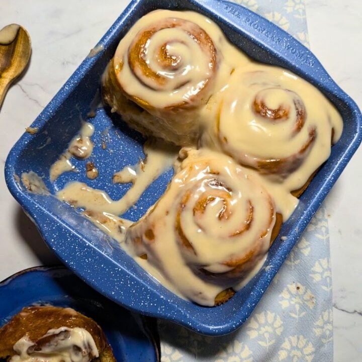 Cinnamon Roll Icing