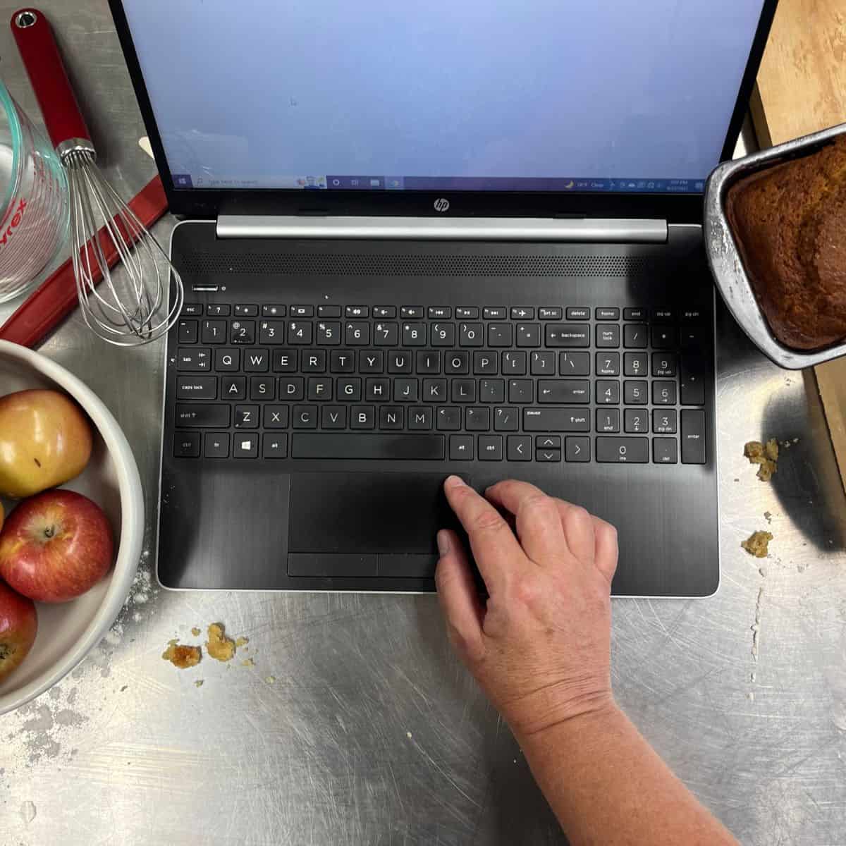 how to start a bakery business from home