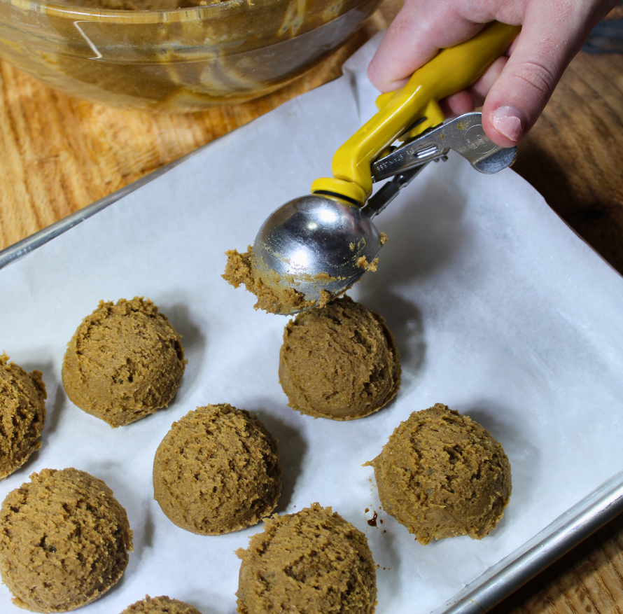 Gingerbread vs. Molasses Cookies