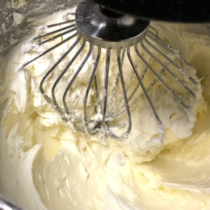 can you freeze buttercream frosting