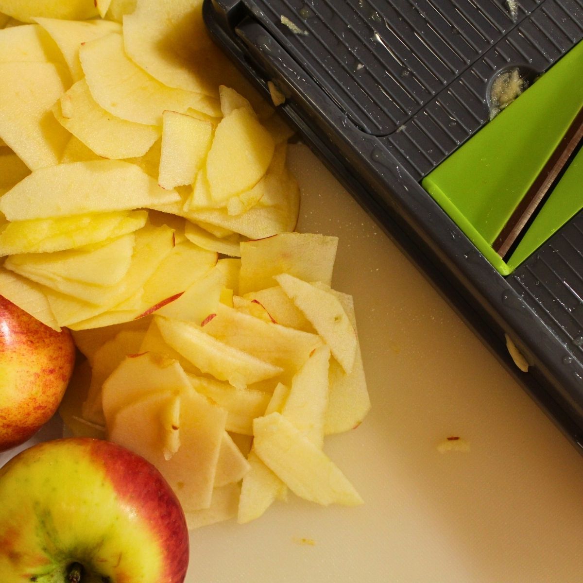 Traditional Dutch Apple Cake Recipe

