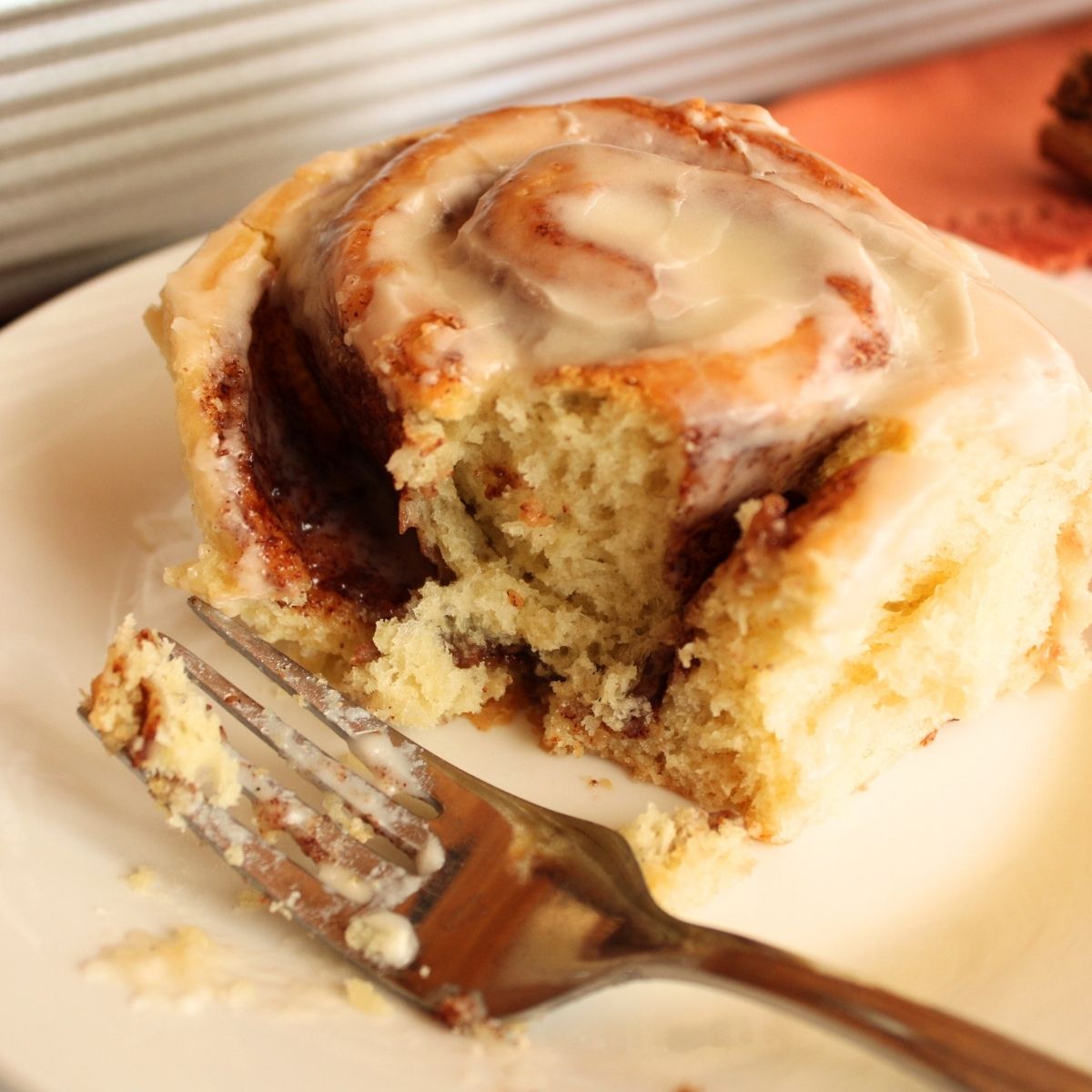 bakery style cinnamon rolls